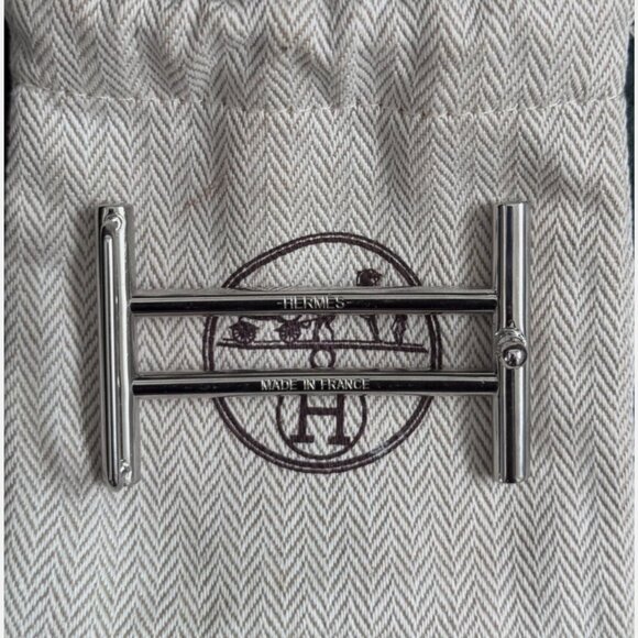 AUTHENTIC Hermès Silver Belt Buckle (with Hermès dustbag) - Picture 1 of 3